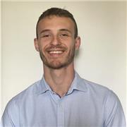 Bonjour, je m'appelle Edouard, j'ai 24 ans et je suis disponible pour enseigner l'anglais, la géographie, ou autre !